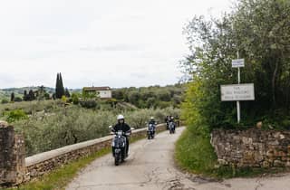 Ab Florenz: Vespa-Tour durch die Toskana mit Verkostungen