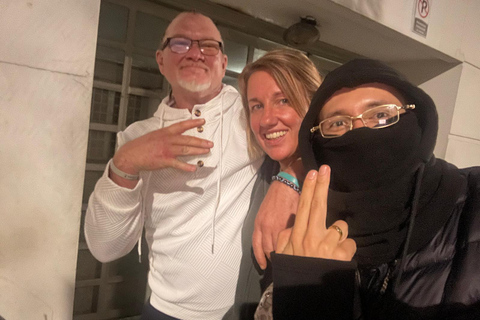 Medellín: Poblado Rooftops and Local Clubs Tour with Shots