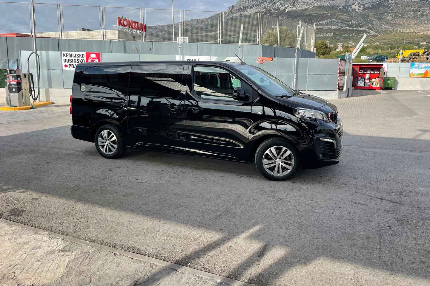 Private Transfer From Split to Dubrovnik In Luxury Vehicles
