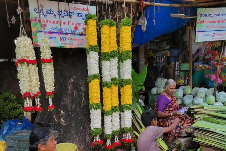 Old Bangalore Walking Tour: Palace, Fort, Temples & Market