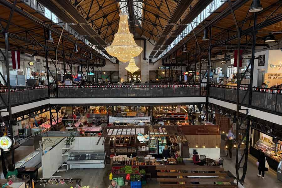 Gastro-Erlebnis auf dem lokalen Markt von Riga: Führung & Verkostungen. Foto: GetYourGuide Gastro-Erlebnis auf dem lokalen Markt von Riga: Führung & Verkostungen. Foto: GetYourGuide