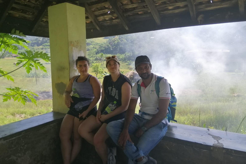 Kandy: Knuckles Mountain Range Full-Day Hike with Lunch