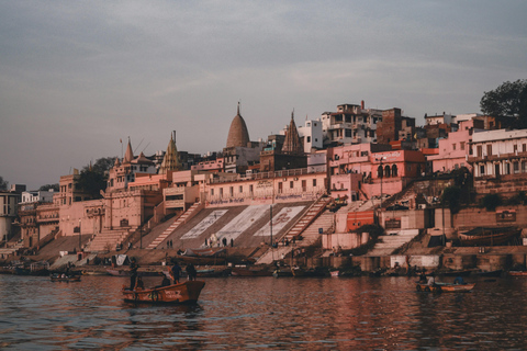 Delhi, Agra, and Varanasi: 4-Day Guided Tour with Train With Accommodation