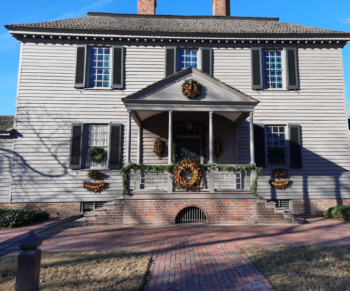 Christmastide in Virginia Past and Present