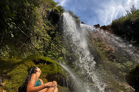 Valência: viagem de 1 dia explorando cachoeiras, fontes e cavernas.