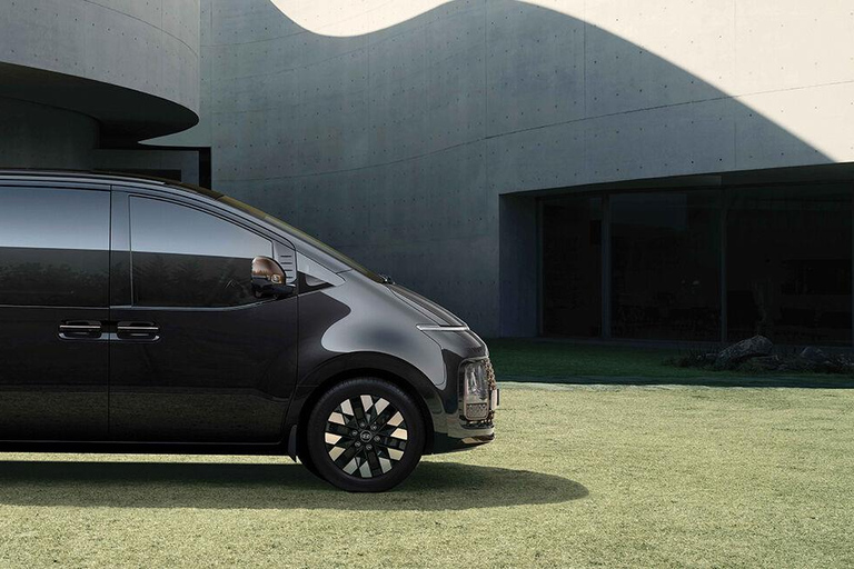 Seoul Private Car & Driver – 9h Custom Day with Pickup