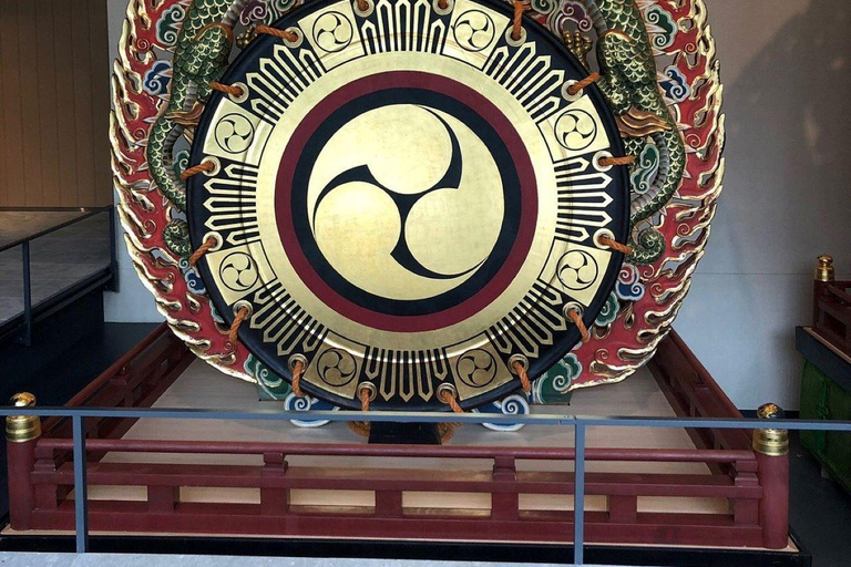 Nara: Kasuga Taisha Shrine Candlelight Tour with Drink