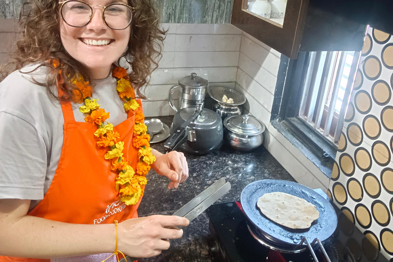 Aula de culinária indiana com mercado de vegetaisAula de culinária vegetariana e não vegetariana com mercado de vegetais