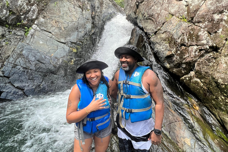 San Juan : Aventure sur le toboggan aquatique d'El Yunque avec transport