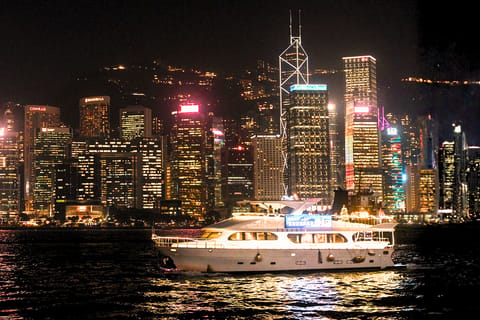 Victoria Harbour Hong Kong Clubコンパスコースター Hong Kong: Victoria Harbour Cruise with Free Camera Photos - 2026