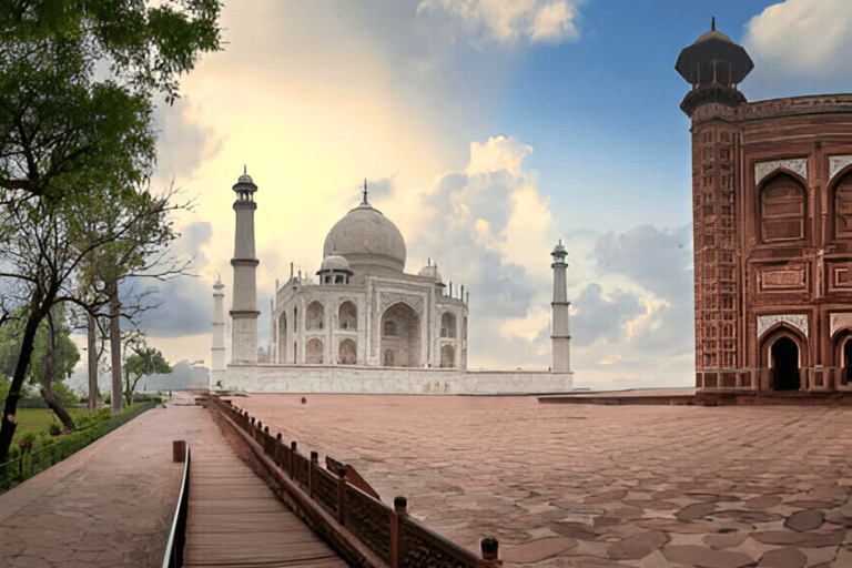 Agra : Visite du Taj Mahal et du Fort d&#039;Agra avec transfertVoiture avec chauffeur+ Guide privé+ Entrée des monuments+ Déjeuner
