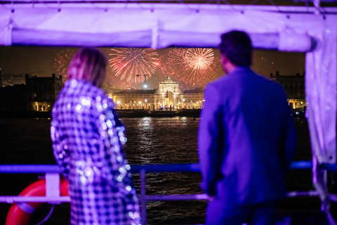 Lisbon: New Year's Eve Onboard w/drinks, music & fireworks Lisbon: New Year's Eve Catamaran with Drinks and Music