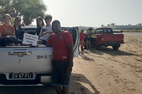 Island tour in 4 * 4 or minibuses.