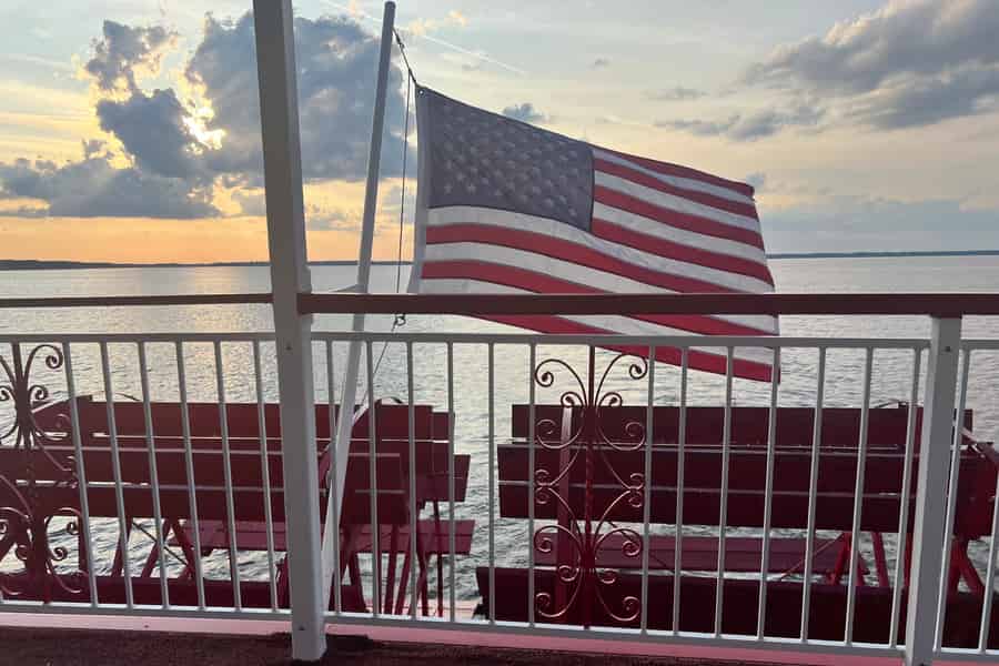 Sanford: St. Johns River Buffet Dinner Cruise. Foto: GetYourGuide