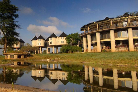 Mombasa: Safari de 5 días a Tsavo Este y Oeste y Saltlick Lodge