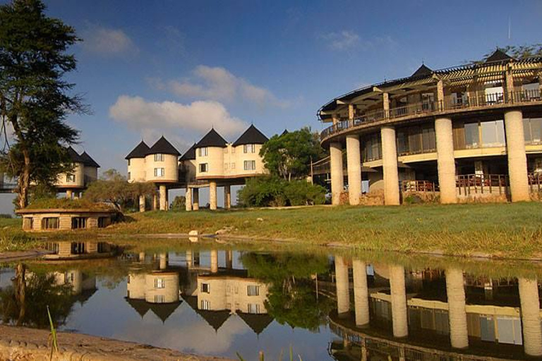 Mombasa: Safari de 5 días a Tsavo Este y Oeste y Saltlick Lodge