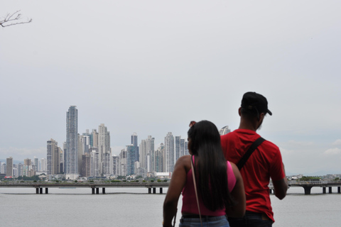 Panama City: Personalized Tour with Local Guide