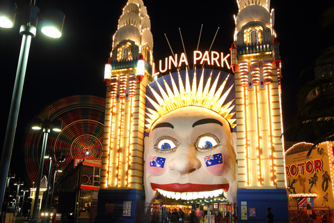 Sydney: Bus & Boat Night Tour to see Sydney Sparkling