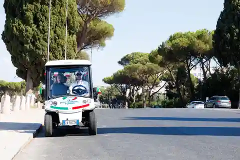 Rome: Golf Cart Tour with Local Guide