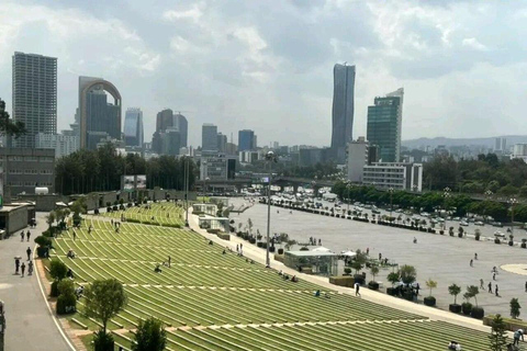 Addis Ababa: Private Sunset Tour with Snacks and Drinks