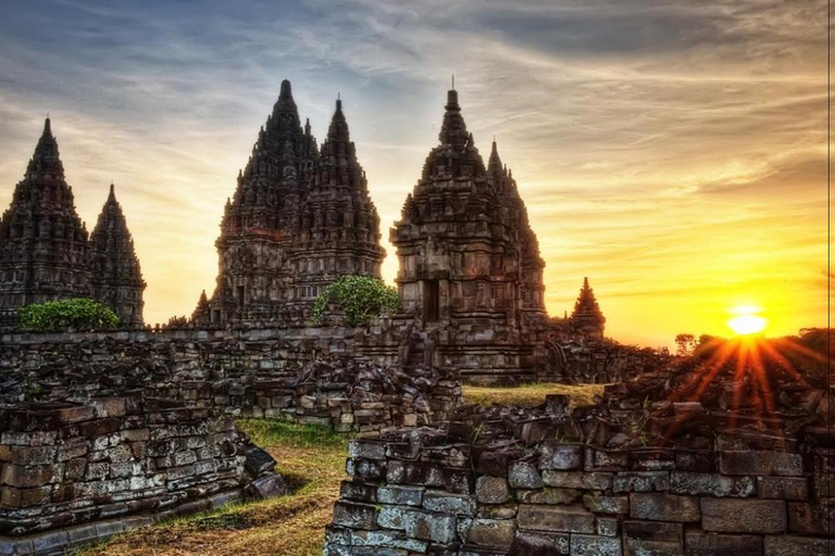 Yogyakarta: Prambanan Temple Guided Private Tour with Ticket Prambanan Temple Guided Private Tour without Ticket