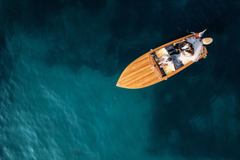 Marseille: 5-Hour Vintage Boat Tour for Couples