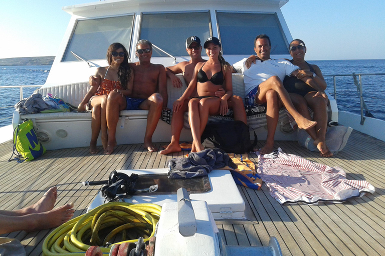 Lampedusa: Yacht excursion, swimming stops and typical lunch