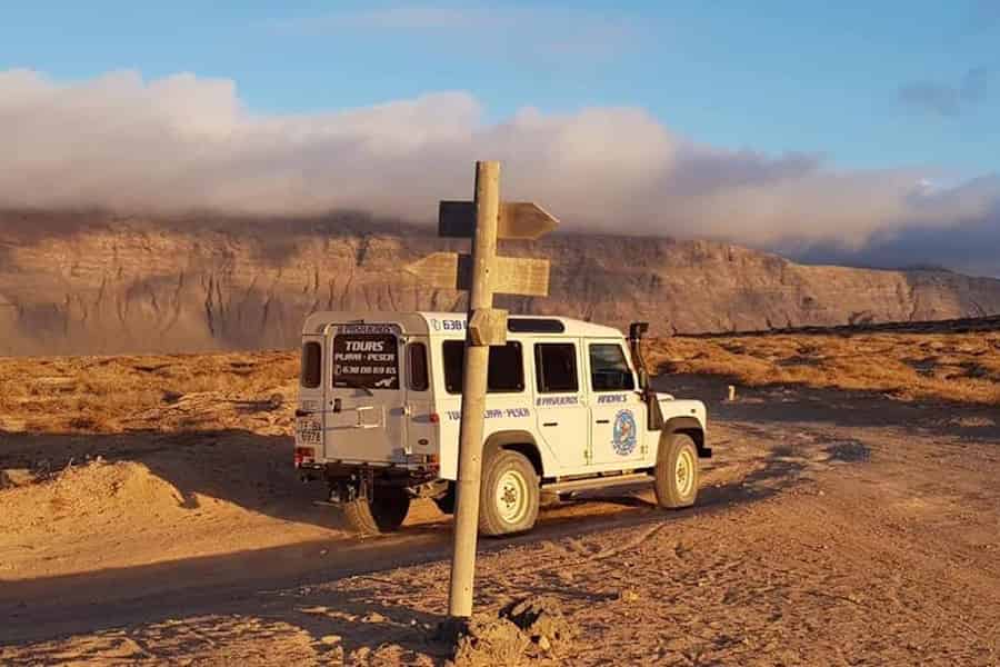 Insel Graciosa: Jeep Safari Playa De las Conchas. Foto: GetYourGuide