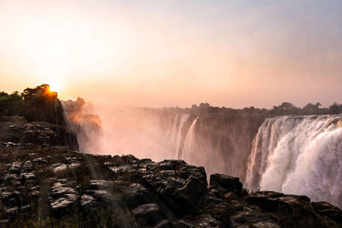 Aventura de lujo de un día en las cataratas Victoria con vuelo en helicóptero