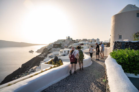 Santorini: vaart vulkanische eilanden & bezoek warmwaterbronRondvaart met vervoer van/naar hotel - zonder bezoek Oia