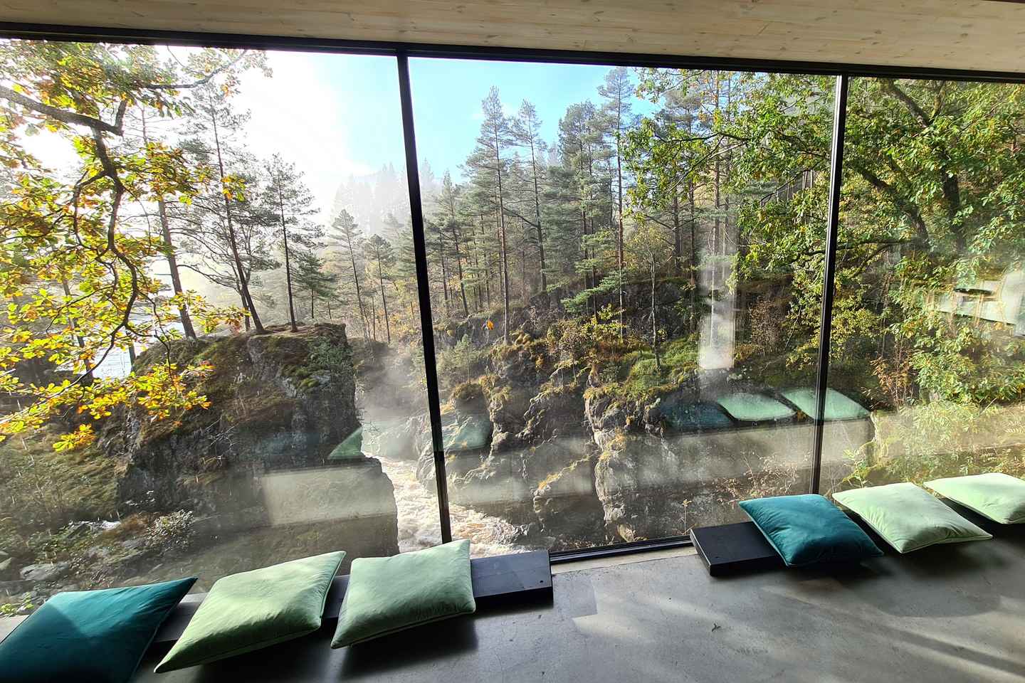 Kristiansand: Wild Salmon Center Guided Tour with Bus Ride