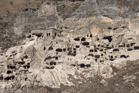 Vardzia. Lago Paravani, Khertvisi e castelo de Lomsia, RabatiPrivado