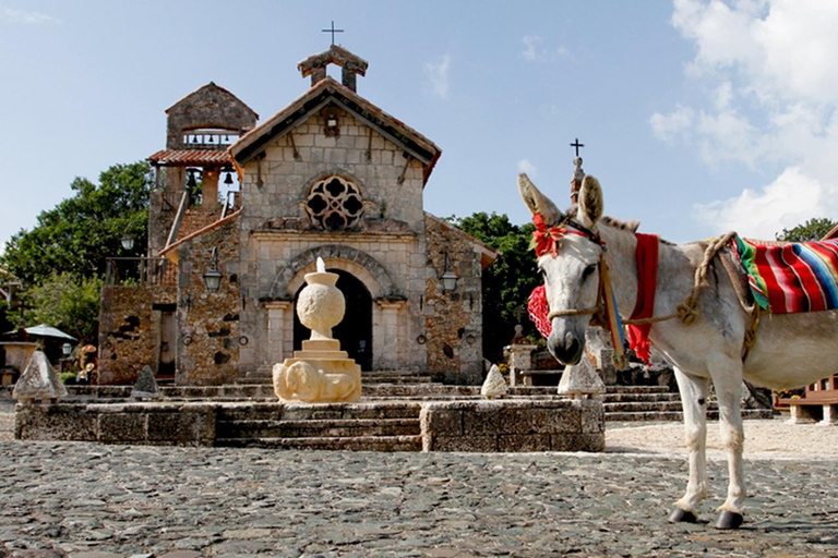 Altos de Chavón and Caves of Wonders Tour from Santo Domingo