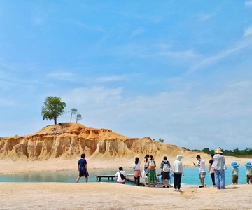 Bintan: Desert and Blue Lake Tour