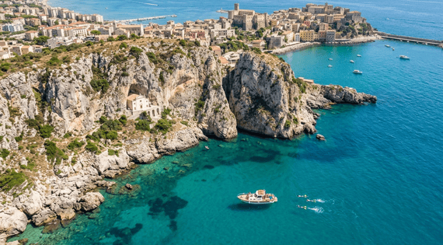 Depuis Rome : excursion privée d'une journée à Gaeta avec sortie en bateau et snorkeling