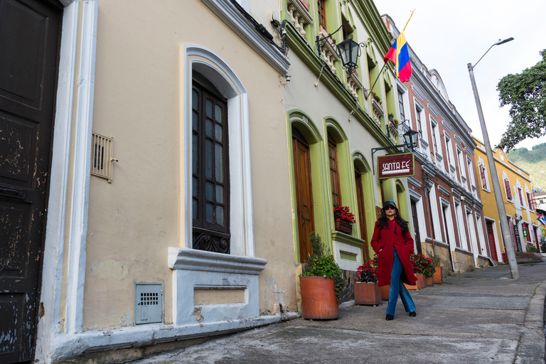 Candelaria Bogotá: Photo Shoot and Private Hike for Couples