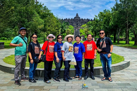One Day Tour: Punthuk Setumbu - Borobudur Climb - Prambanan