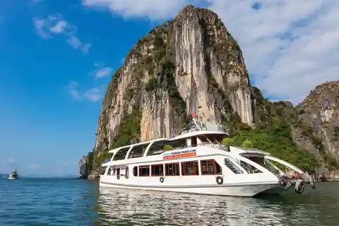 Desde Hanói: Excursiones de bajo coste a la Bahía de Ha Long - Grupos grandes y pequeños