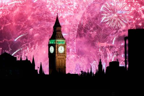 London: New Year's Eve Traitors Gate Pub & Fireworks Cruise