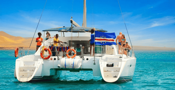Sal Island: Catamaran cruise with All-In Drinks and Snacks