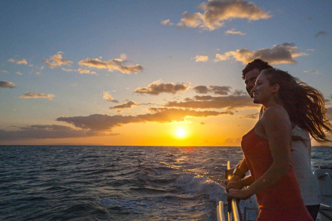 Marmaris Sunset Boat Trip w/Swim Stops & Unlimited Drinks Sunset Boat Trip w/Hotel Transfer, Dinner & Unlimited Drinks