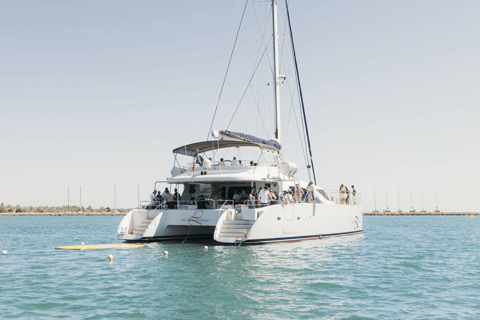 Grau-du-Roi Catamaran: Sea Swim & Relaxation Grau du Roi Catamaran: Swimming in the sea & relaxing
