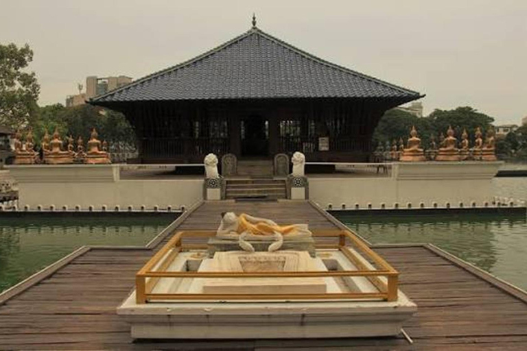 Colombo: Guided City Highlights Tour with Airport Drop-Off