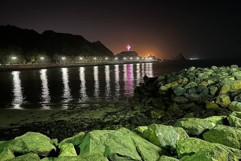 Muscat: Private City Tour with a Local Guide & Full Transfer