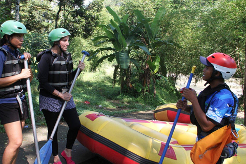 Rafting em águas brancas em Yogyakarta e passeio de jipe pelo vulcão Merapi