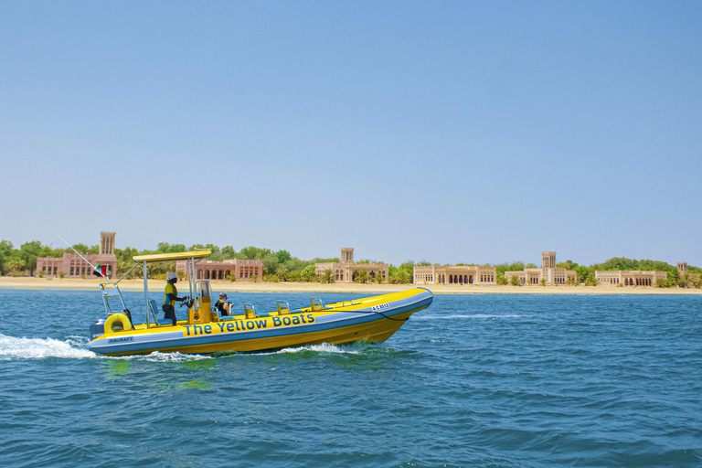 Abu Dhabi: 45 Minutes Yas Island Sightseeing Speedboat Tour Amazing spots,attractions, nature, architectural structures.