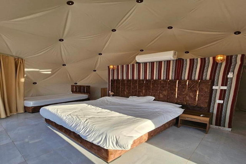 Wadi Rum: 6-Hour Jeep Tour with Bubble Tent Stay and 2 Meals