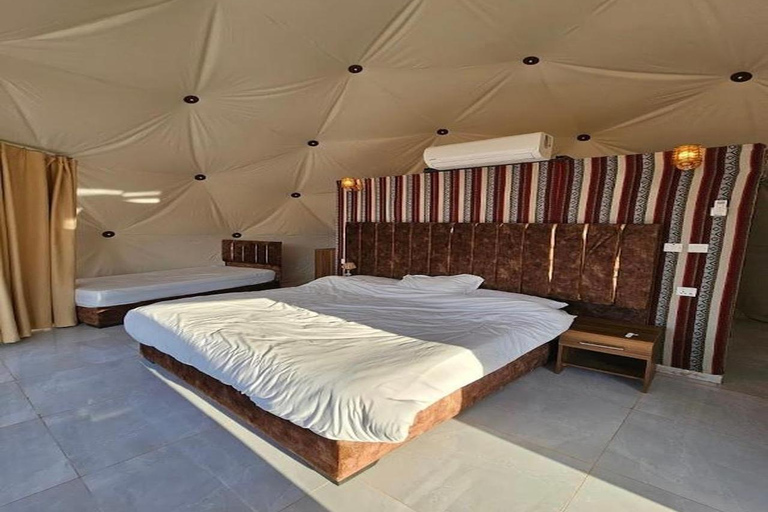 Wadi Rum: 6-Hour Jeep Tour with Bubble Tent Stay and 2 Meals