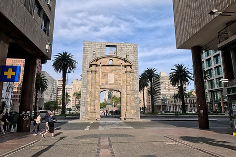 Montevideo: 3.5-Hour Private City Tour with a Local Guide and Stops