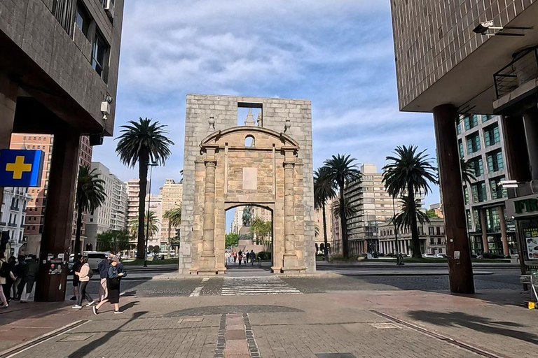 Montevideo: 3.5-Hour Private City Tour with a Local Guide and Stops